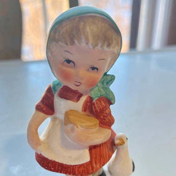 arnart 5th avenue “goose girl” figurine - Picture 2 of 4